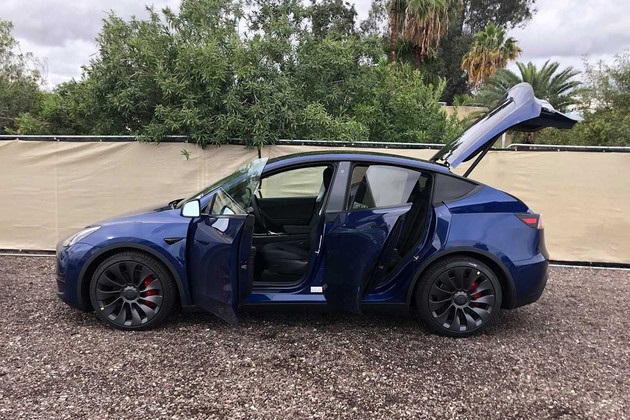 Tesla Model Y will roll off from the Shanghai plant in early 2021