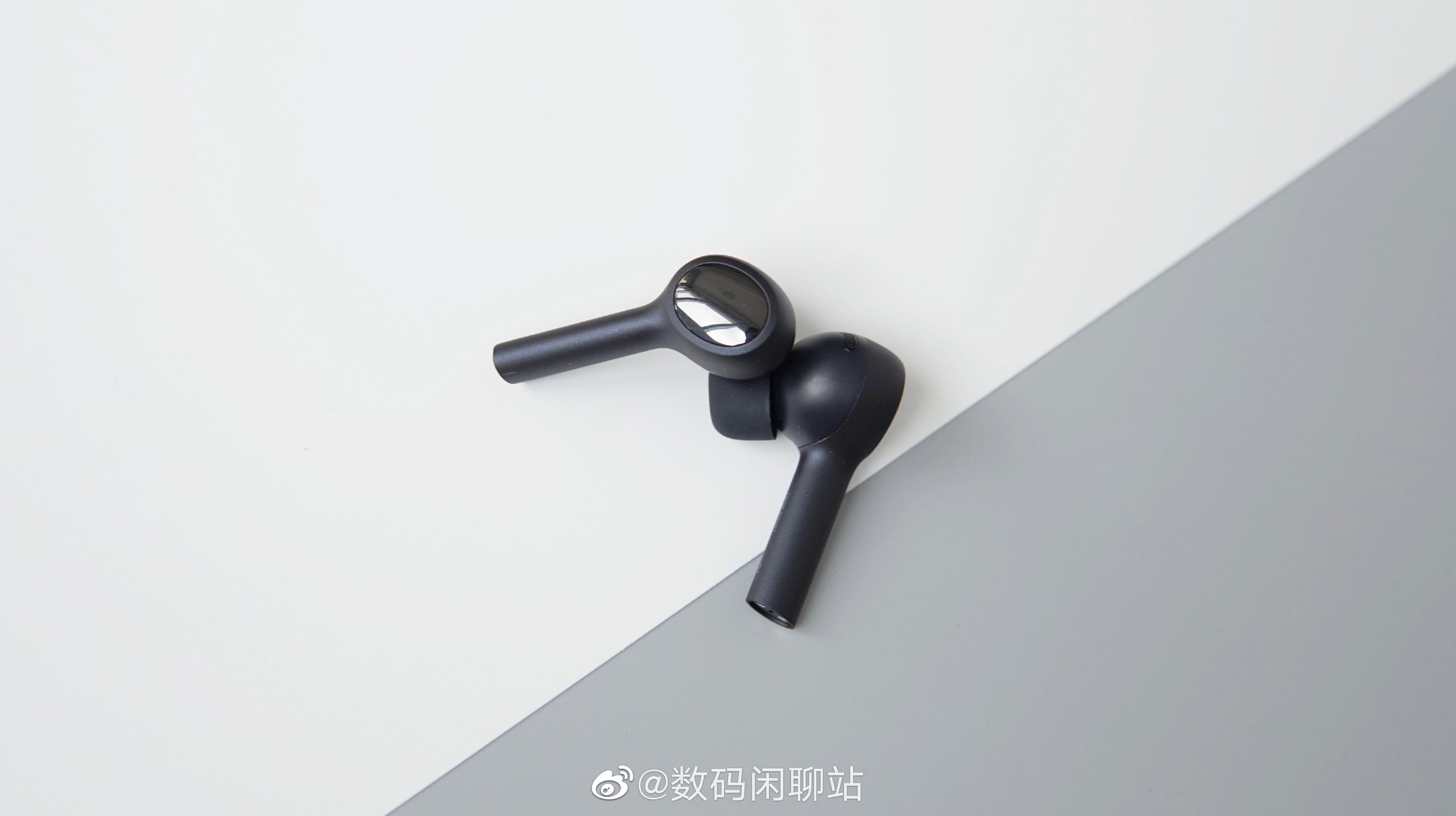 Xiaomi Air 2 Pro Images