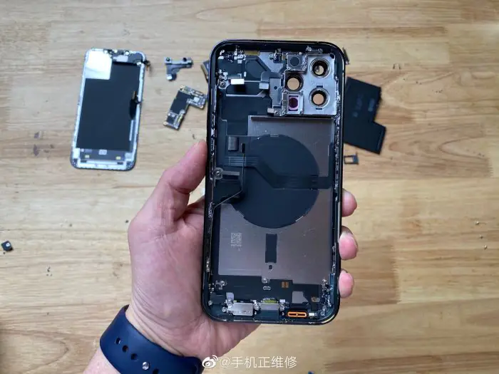 iPhone 12 Pro Max bottom cover