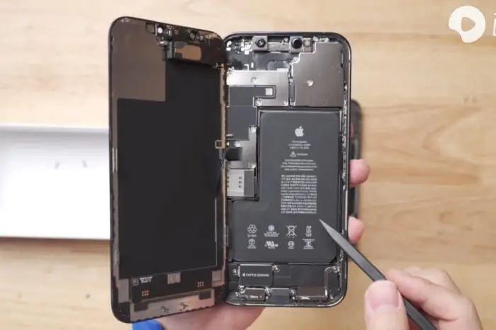 iPhone 12 Pro Max internal photo